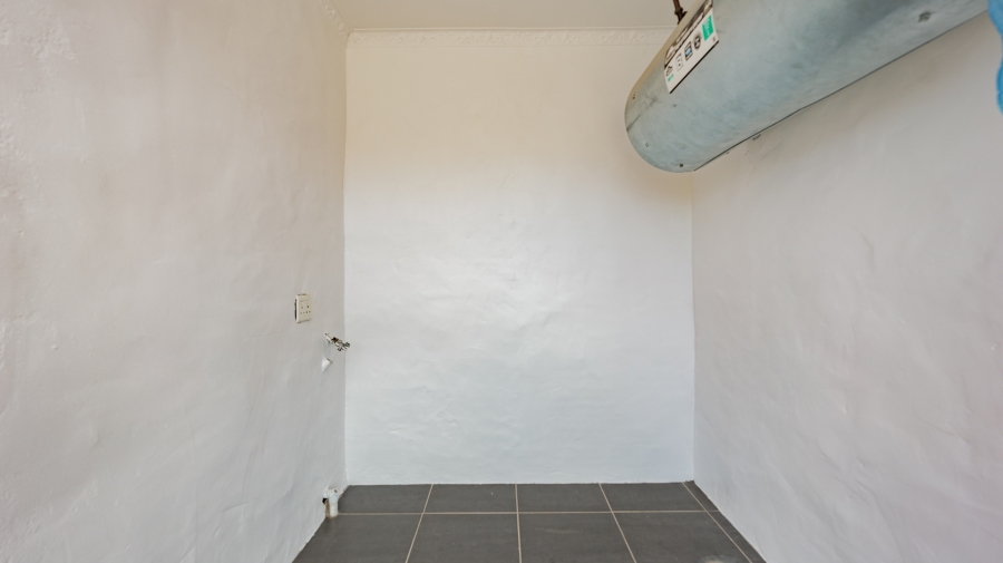 To Let 2 Bedroom Property for Rent in Oceanview Heights Western Cape